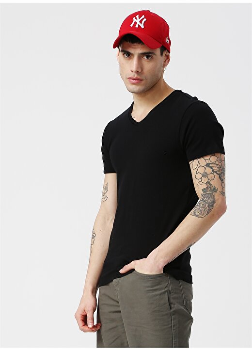 Koton V Yaka Siyah T-Shirt 3