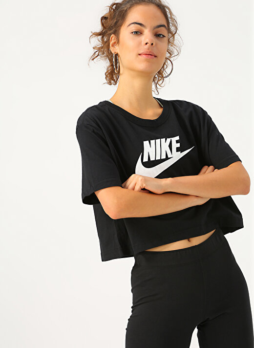 Nike Sportswear Essential Kısa Kadın T-Shirt 1
