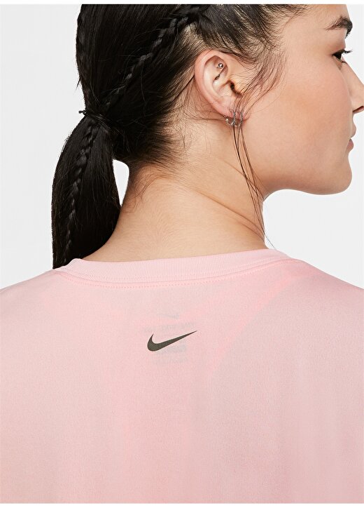 Nike Dri-FIT Kadın T-Shirt 4