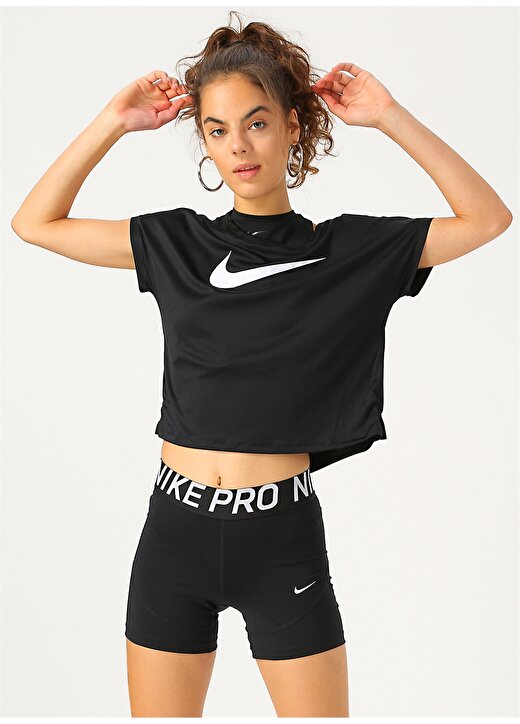 Nike Swoosh Kısa Kollu Kadın T-Shirt 4