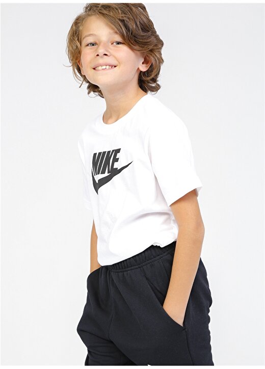 Nike Sportswear Genç Çocuk T-Shirt 2