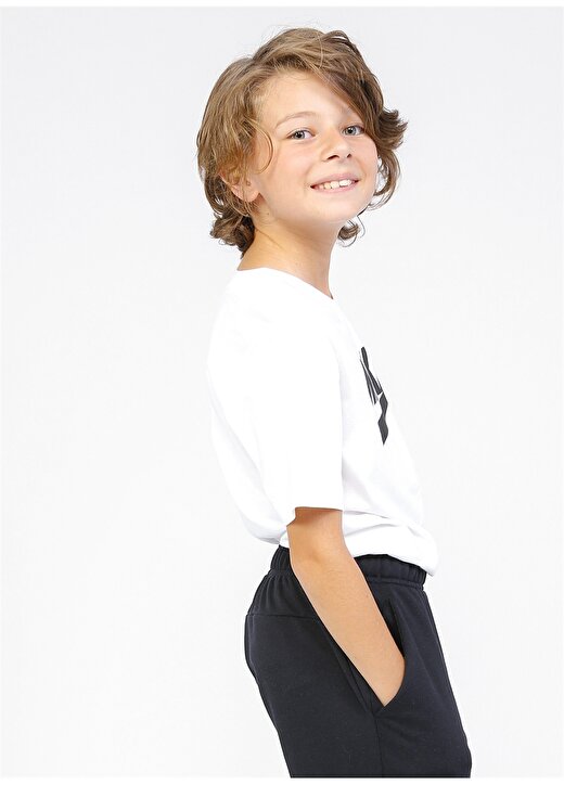 Nike Sportswear Genç Çocuk T-Shirt 3