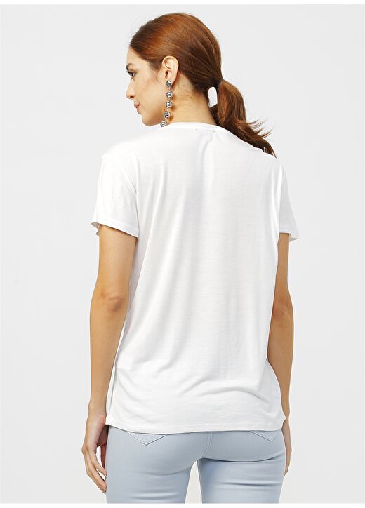 Fabrika V Yaka Basic Nakışlı Beyaz Kadın T-Shirt - TANO 4
