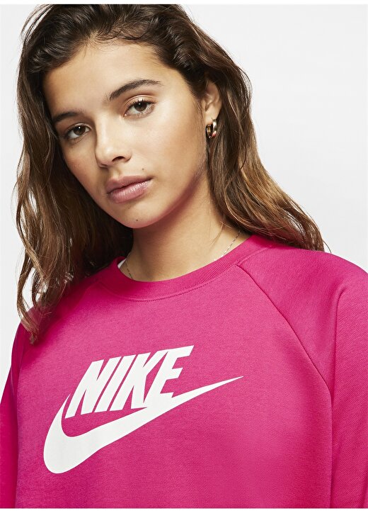 Nike Essential Sportswear Sweatshirt 3