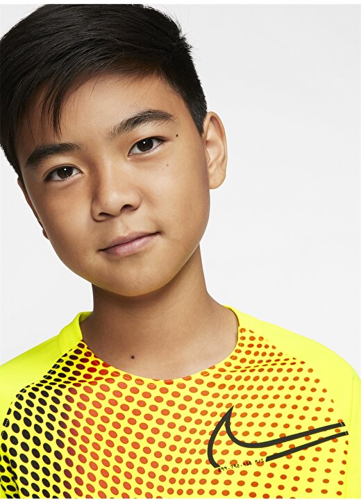 Nike CD1076-757 Sarı Erkek Çocuk T-Shirt 2