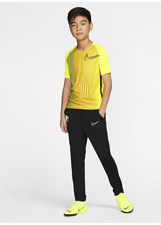 Nike CD1076-757 Sarı Erkek Çocuk T-Shirt 3