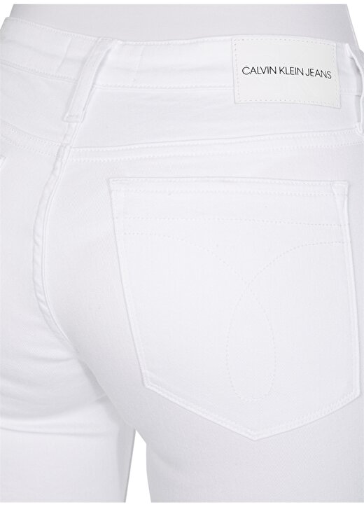 Calvin Klein Jeans Normal Bel Standart Kalıp Düz Beyaz Kadın Denim Pantolon J20J2138581CD 4
