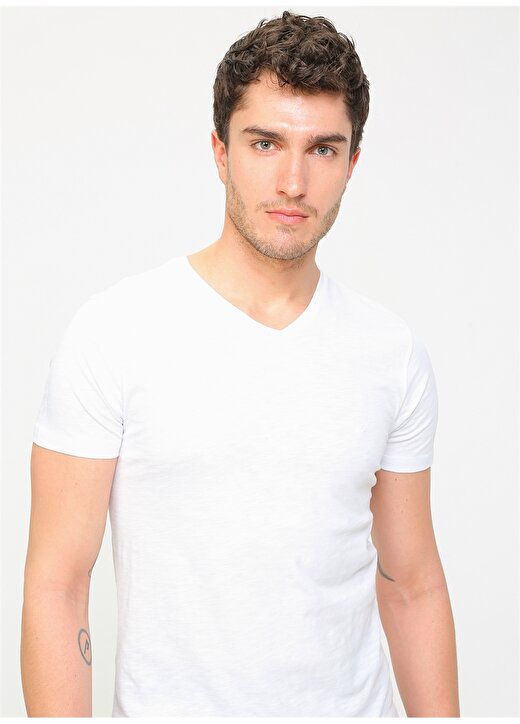Cazador Beyaz T-Shirt 1