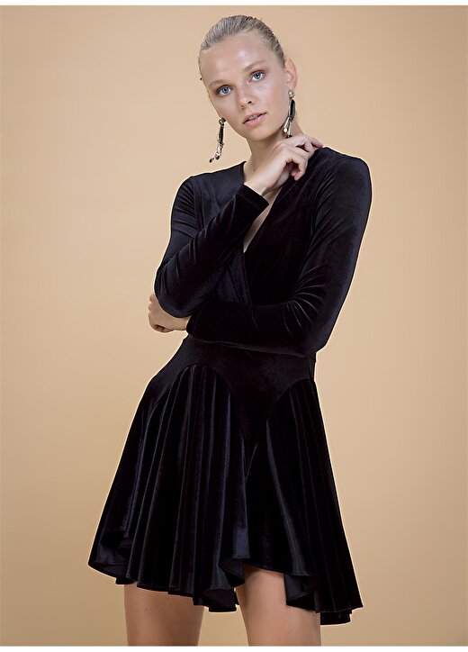 Selma Çilek Kruvaze Yaka Düz Siyah Kadın Elbise 2