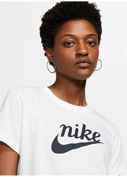 Nike Just Do It Beyaz Kadın T-Shirt 3