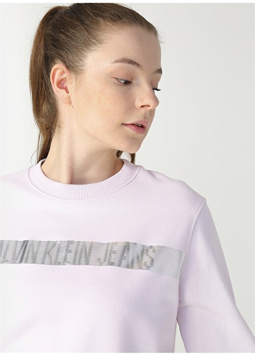 Calvin Klein Jeans Yuvarlak Yaka Rahat Baskılı Açık Mor Kadın Sweatshirt J20J214217VFG 3