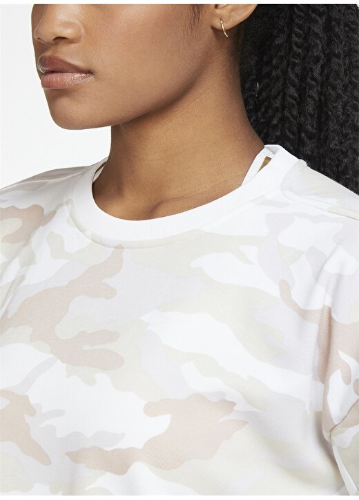 Nike Yuvarlak Yaka Beyaz Kadın Sweatshirt CU4621-100 DRY GET FIT CW PP2 CAM 4
