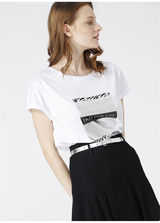 Fabrika Tobi Beyaz Dijital Baskı Desenli Kadın T-Shirt 3