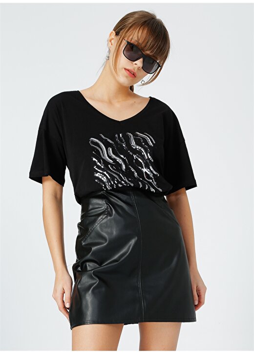 Fabrika Comfort Kadın Siyah V Yaka T-Shirt 4