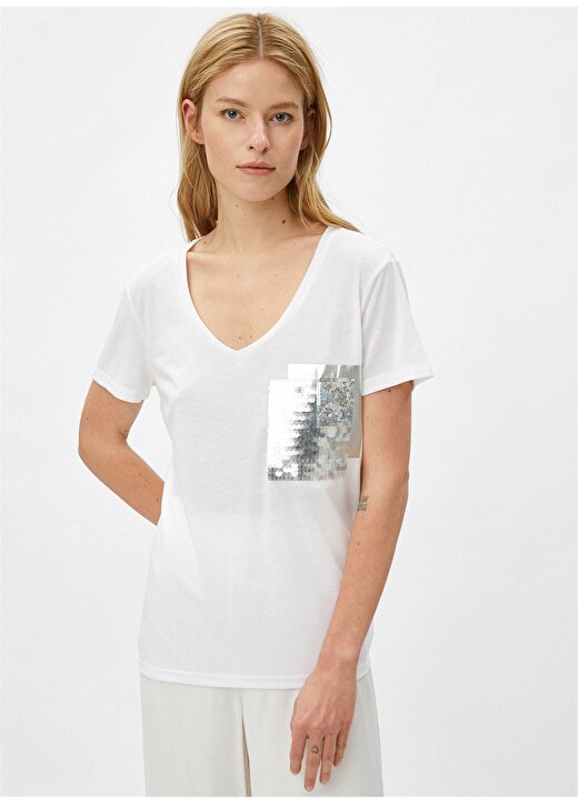 Koton V Yaka Beyaz Pullu Desen Kadın T-Shirt 3