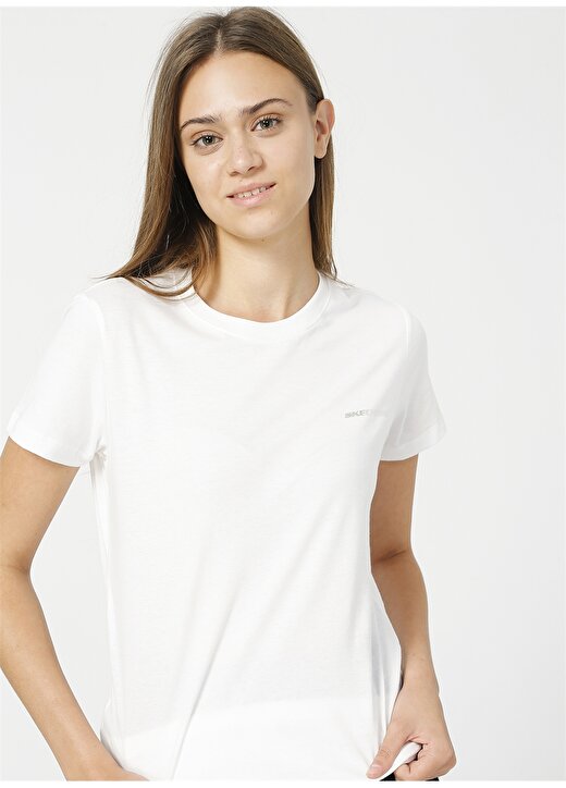 Skechers S211910-102 Graphic Tee W Crew Neck O Yaka Regular Fit Baskılı Beyaz Kadın T-Shirt 4
