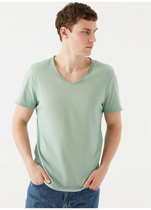 Mavi V Yaka Kısa Kollu Dar Kalıp Düz Koyu Yeşil Erkek T-Shirt 1