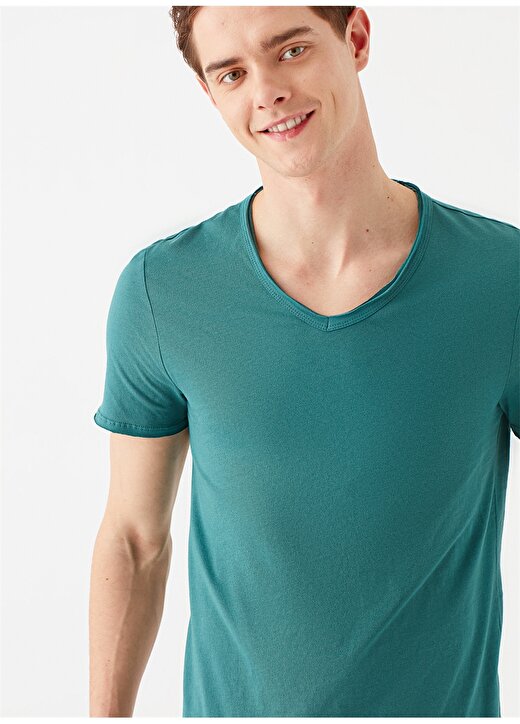 Mavi V Yaka Dar Düz Koyu Yeşil Erkek T-Shirt 1
