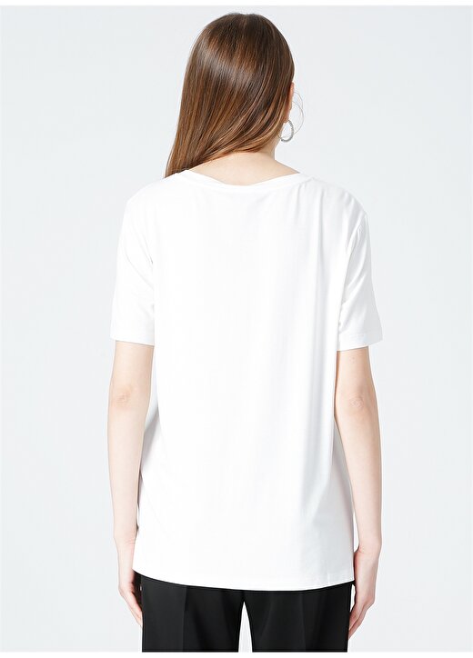 Fabrika Comfort V Yaka Nakışlı Beyaz Kadın T-Shirt CM-ROBERTO 4
