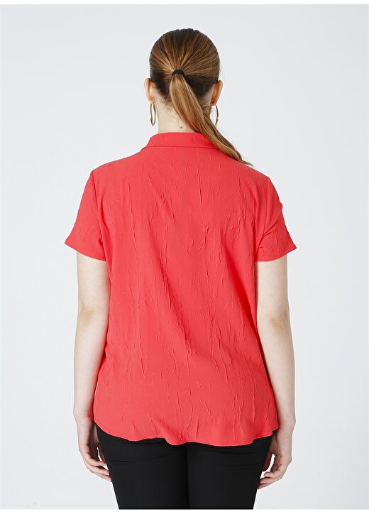 Selen V Yaka Kısa Kollu Crinkle Desen Kırmızı Kadın Bluz 4