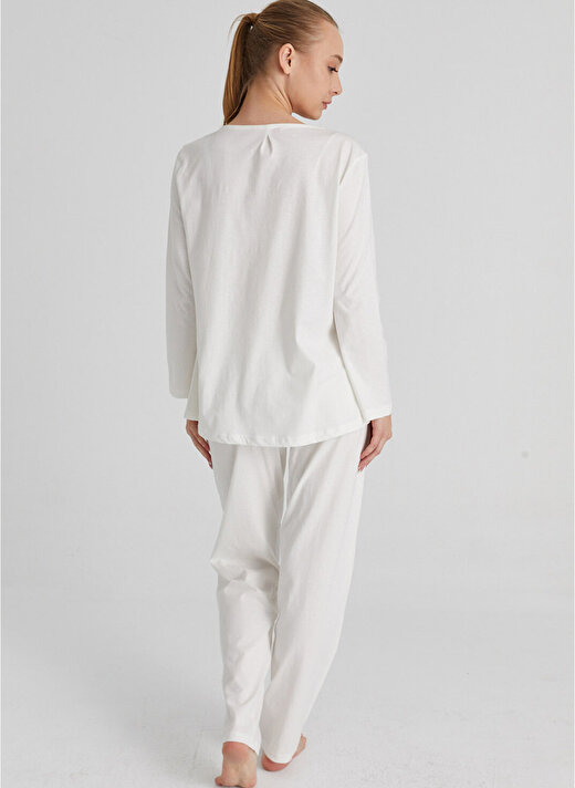Magic Form V Yaka Uzun Kollu Dantel Desenli Beyaz Kadın Pijama Takımı 2
