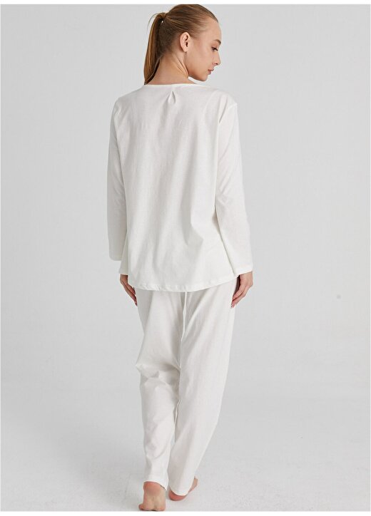 Magic Form V Yaka Uzun Kollu Dantel Desenli Beyaz Kadın Pijama Takımı 2
