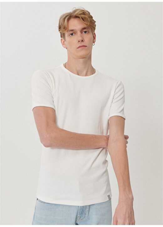 Lee L211816100_Basic O Yaka Düz Beyaz Erkek T-Shirt 4