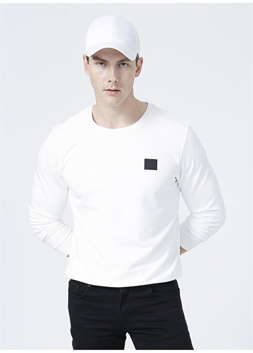 İst X Boyner O Yaka Basic Beyaz Erkek Sweatshirt 3