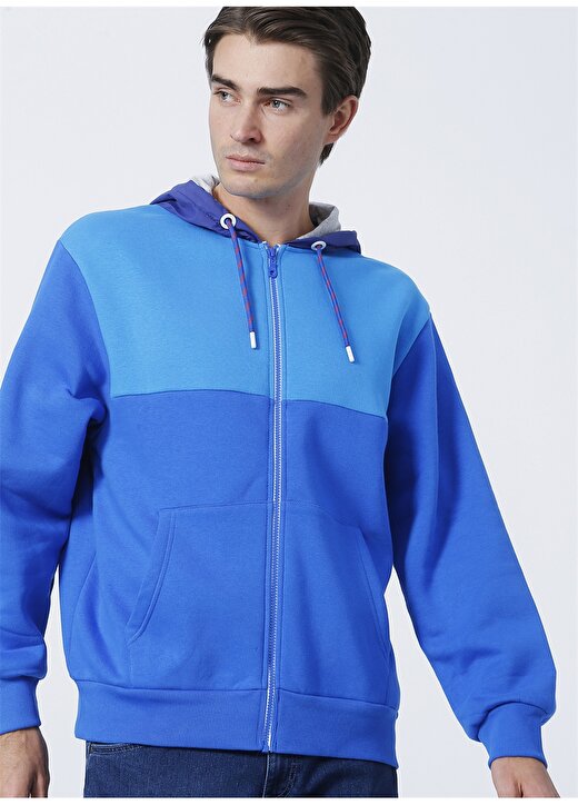 Mavi 0610073-70862 Kapüşonlu Düz Yaka Regular Fit Baskılı Mavi Erkek Fermuarlı Sweatshirt 1