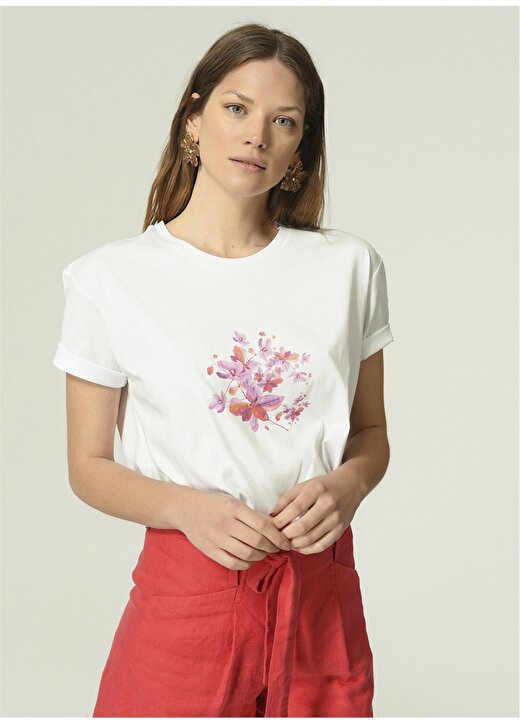 NGSTYLE Bisiklet Yaka Kısa Kollu Çiçek Desenli Beyaz Kadın T-Shirt 3