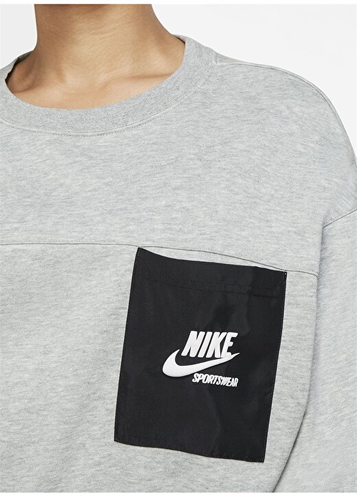 Nike DD5669-063 O Yaka Standart Kalıp Açık Gri - Beyaz - Siyah Kadın Sweatshirt 3