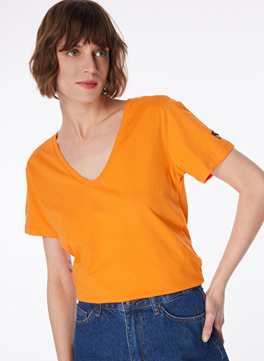 Fabrika Teyo V Yaka Basic Düz Turuncu Kadın T-Shirt 1