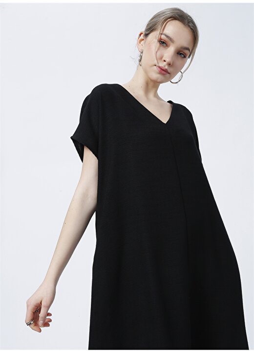 Fabrika Comfort V Yaka Geniş Fit Düz Siyah Kadın Elbise - CM-BABS 2