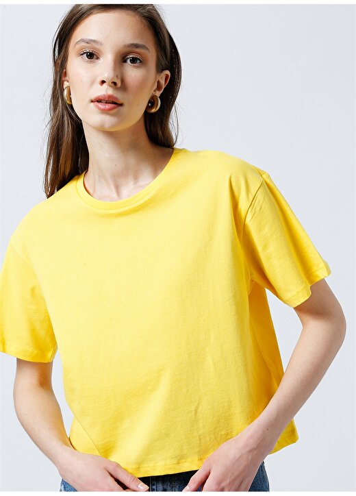 Fabrika K-Abella Bisiklet Yaka Crop Düz Sarı Kadın T-Shirt 2