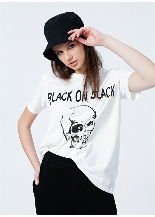 Black On Black Bisiklet Yaka Standart Kalıp Baskılı Ekru Kadın T-Shirt - K-Anika 3