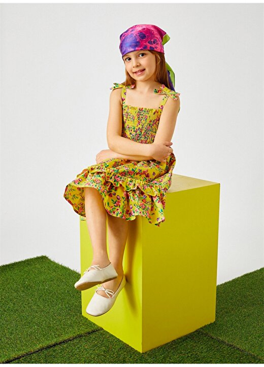 Koton 2SKG80018AW Kare Yaka Normal Kalıp Çiçek Desenli Sarı Kız Çocuk Elbise 2