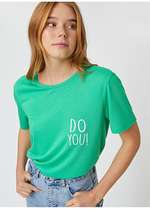 Koton 2SAK50052EK Yuvarlak Yaka Kısa Kollu Normal Kalıp Yeşil Kadın T-Shirt 2