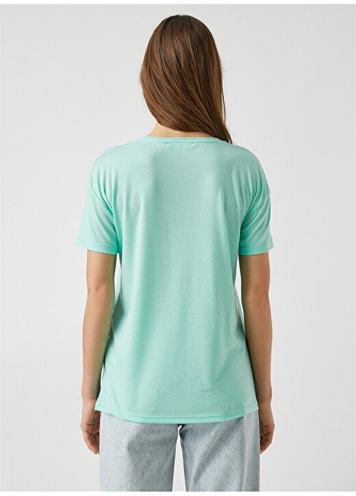 Koton 2SAK50060EK Yuvarlak Yaka Kısa Kollu Normal Kalıp Yeşil Kadın T-Shirt 4