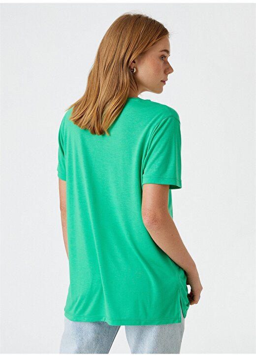 Koton 2SAK50078EK Yuvarlak Yaka Kısa Kollu Normal Kalıp Yeşil Kadın T-Shirt 4