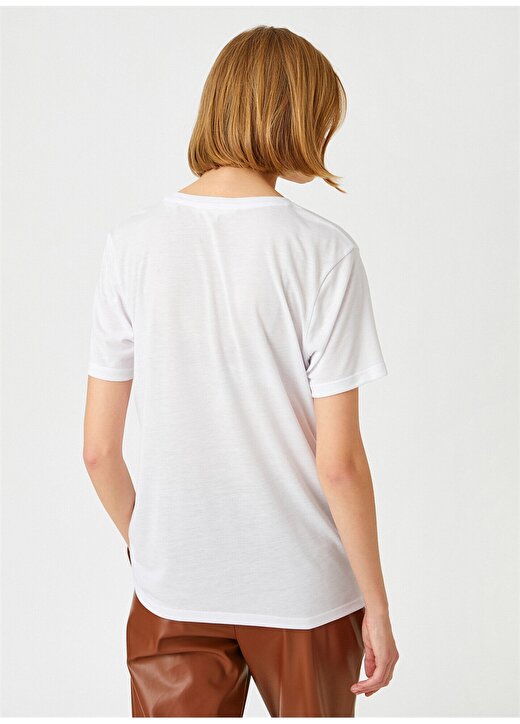 Koton 2SAK50070EK Yuvarlak Yaka Kısa Kollu Normal Kalıp Beyaz Kadın T-Shirt 4