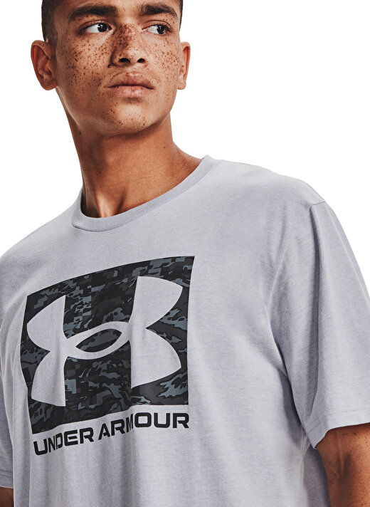 Under Armour Bisiklet Yaka  Normal Kalıp Düz Gri Erkek T-Shirt  -  1361673 Ua Abc Camo Boxed Logo Ss 4