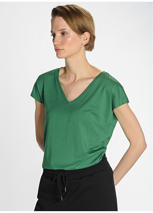 People By Fabrika PFKSS22TS0006 V Yaka Regular Fit Düz Yeşil Kadın T-Shirt 2