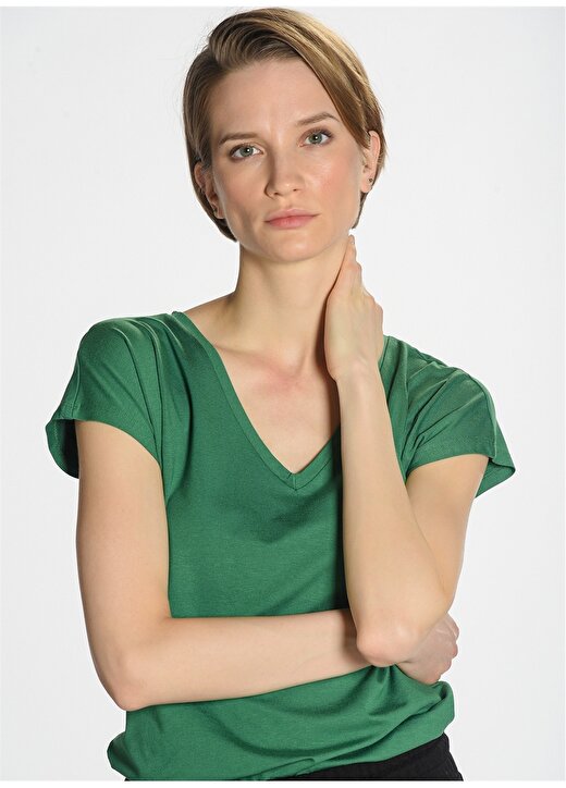 People By Fabrika PFKSS22TS0006 V Yaka Regular Fit Düz Yeşil Kadın T-Shirt 3