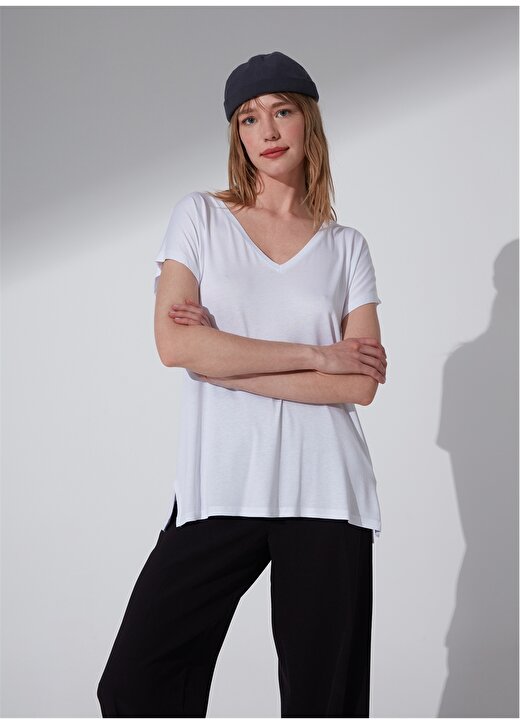 People By Fabrika PFKSS22TS0006 V Yaka Regular Fit Düz Beyaz Kadın T-Shirt 2