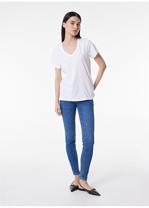 Lee L41JENLJ V Yaka Regular Fit Beyaz Kadın T-Shirt 2