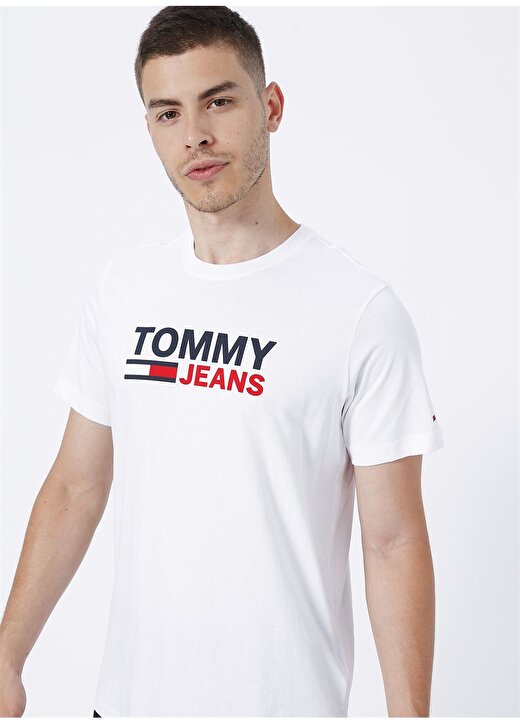 Tommy Jeans Bisiklet Yaka Baskılı Beyaz Erkek T-Shirt DM0DM15379-YBR_TJM CORP LOGO TEE 3