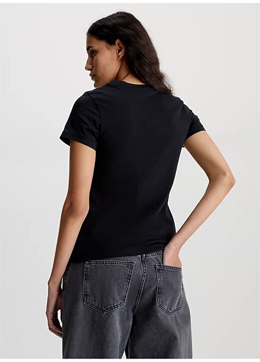 Calvin Klein Jeans Bisiklet Yaka Normal Kalıp Siyah Kadın T-Shirt J20J212883BAE Siyah T-Shirt 2