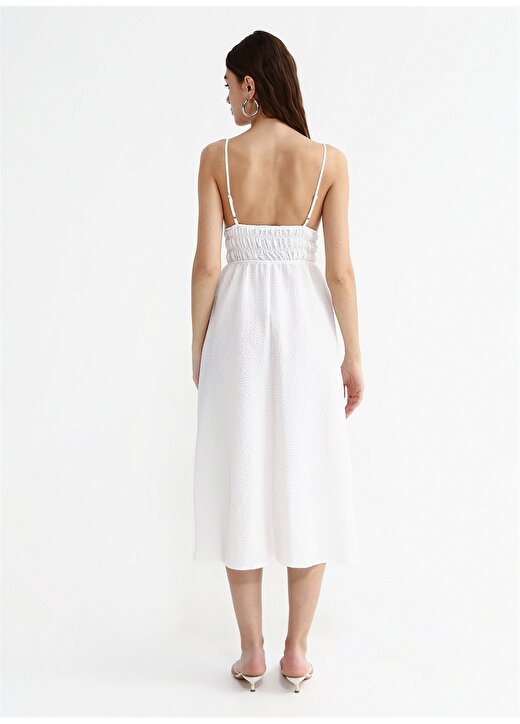 Fabrika Beyaz Kadın V Yaka Askılı Midi Basic Armürlü Büzgülü Elbise ROHAN-Y 4