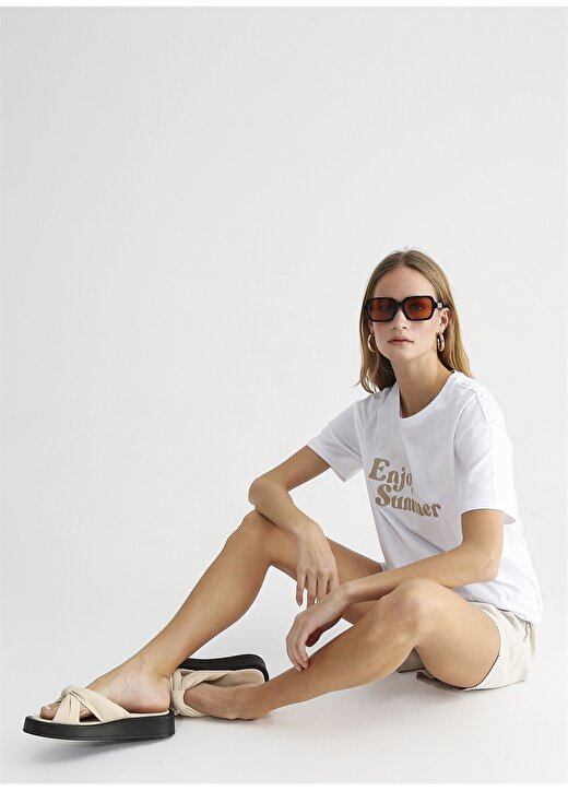 Fabrika Comfort Bisiklet Yaka Nakışlı Beyaz Kadın T-Shirt CM-SUNSET 2