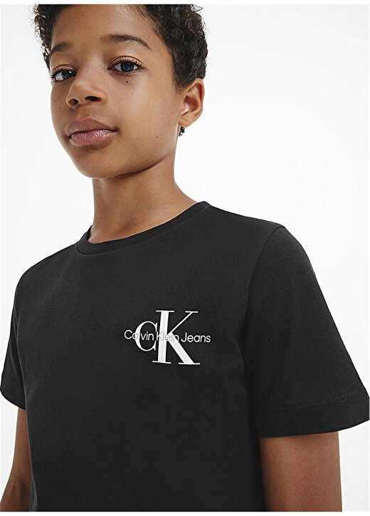 Calvin Klein Düz Erkek Çocuk Siyah Sweatshırt IB0IB01231BEH 4